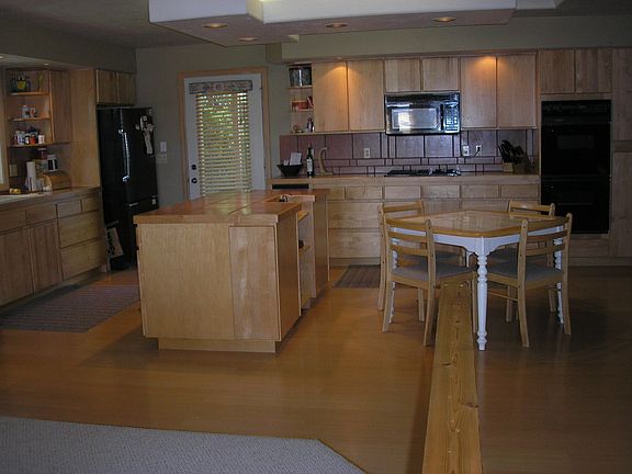 Huge Gourmet Kitchen