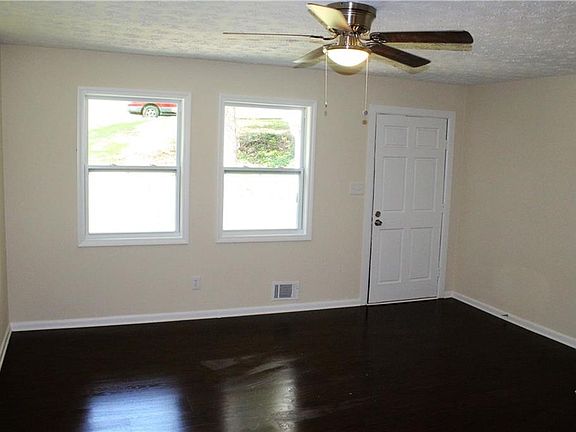 4th image of 228 Prince Anthony Dr
