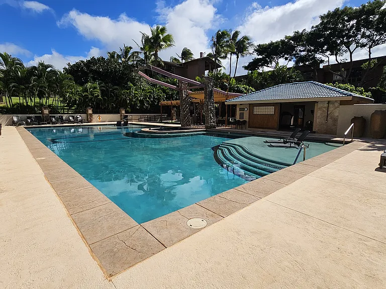Complex's private pool & spa