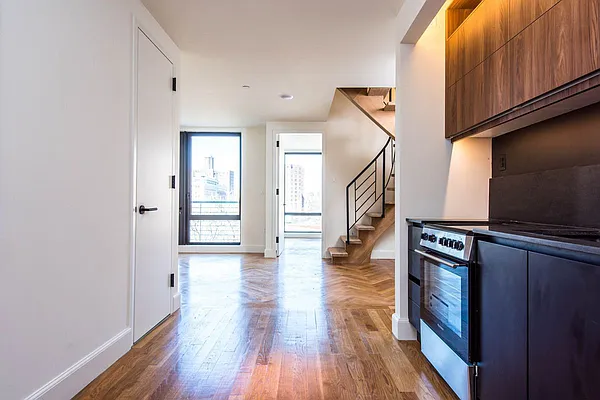 Rented by Nooklyn NYC LLC | media 106