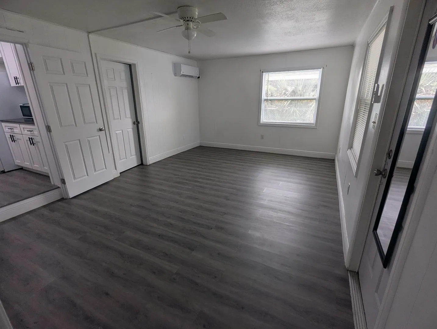 First Floor One Bedroom, One Bathroom For Rent, Pets Welcome, and Private Covered Parking — Photo 2