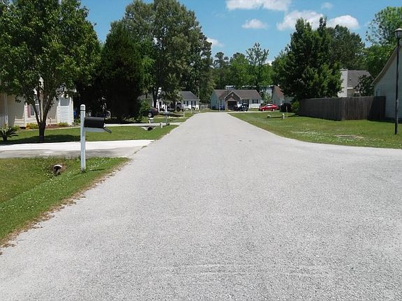 5th image of 2784 Donner Ave