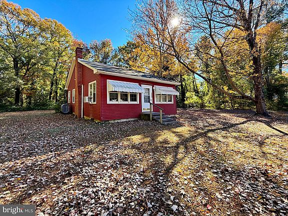 4th image of 18284 Piedmont Dr