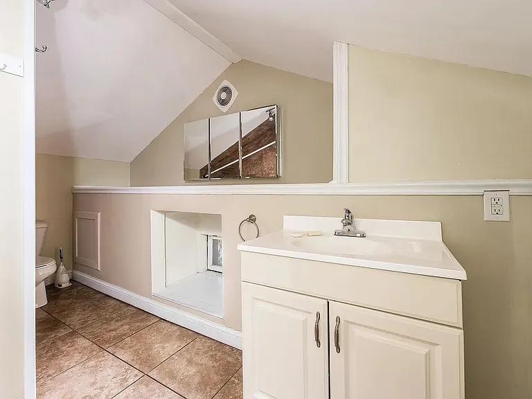 41 King Ave #D — Photo 20