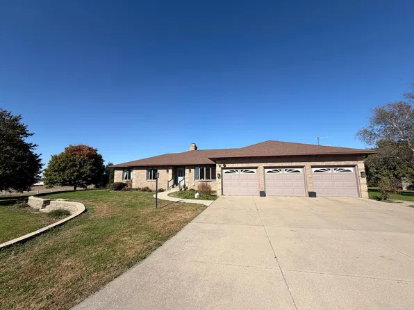 4548 520th St SE, Iowa City, IA 52240