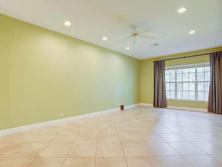 5113 Artesa Way W — Photo 3