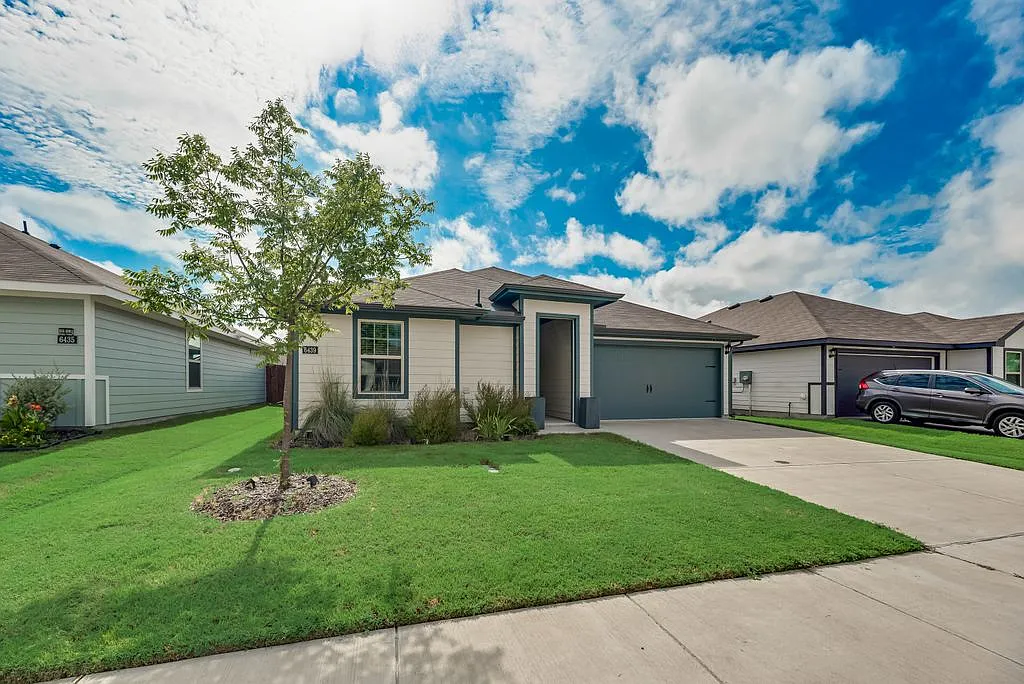 3 bed, 1284 sqft, $2,300 — Photo 4