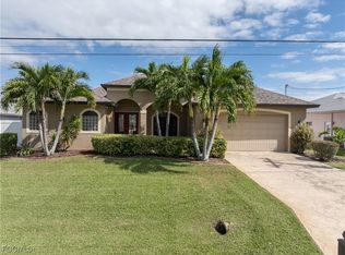 2213 SE 17th Pl, Cape Coral, FL 33990