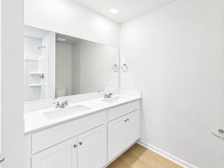135 Whitner Dr — Photo 6