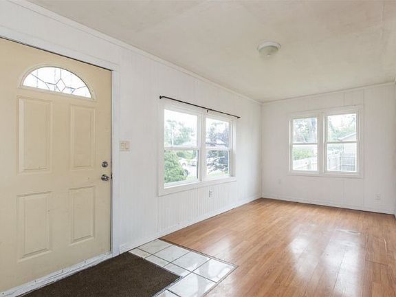 2nd image of 815 Burdette St