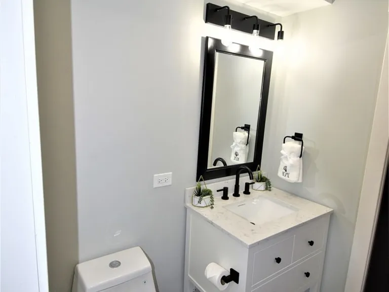 3703 Bluebird Ln — Photo 15