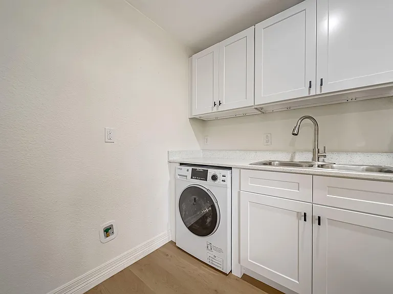 411 Avenue A #2 — Photo 17