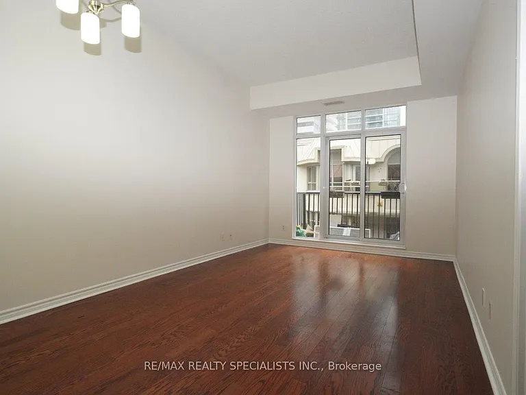 330 Princess Royal Dr #320 — Photo 5
