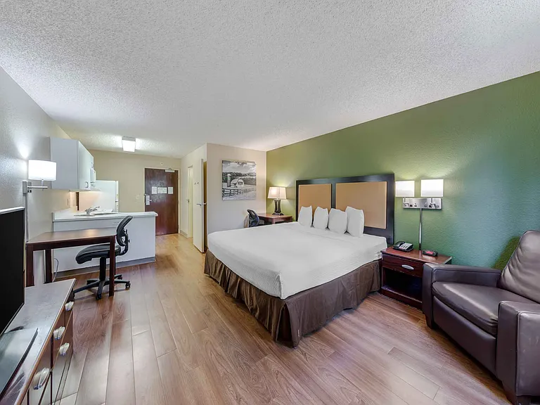 Studio Suite - 1 King Bed
