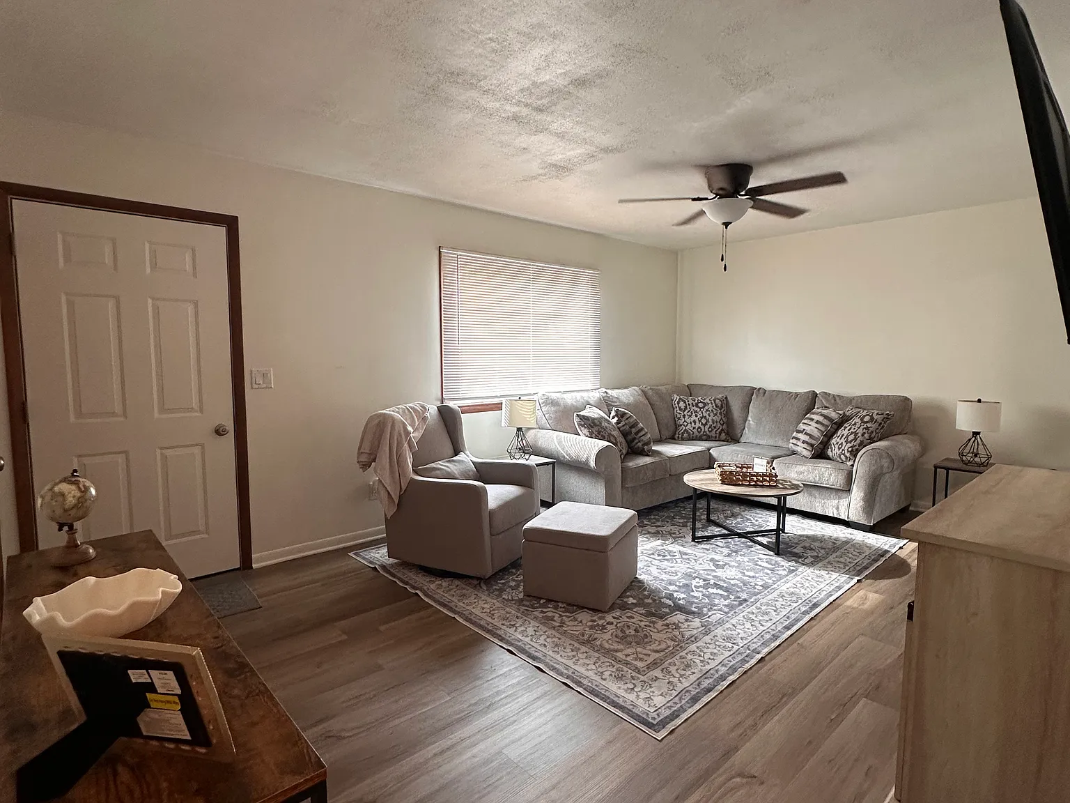 2 bed, 816 sqft, $2,500 — Photo 3
