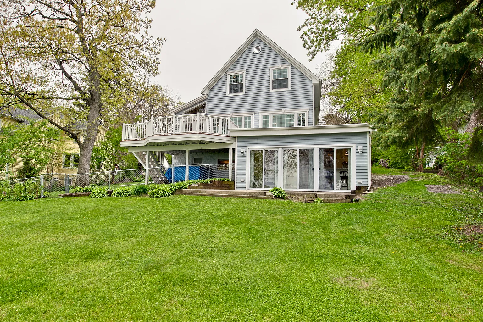 148 E Grand Ave photo 1