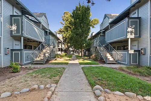 College Glen Apartments Photo 1