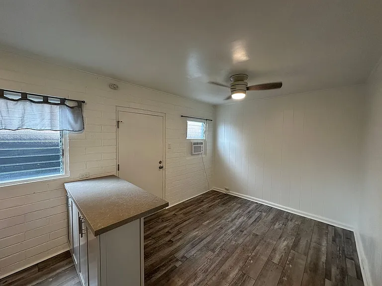 1223 Wilder Ave — Photo 3
