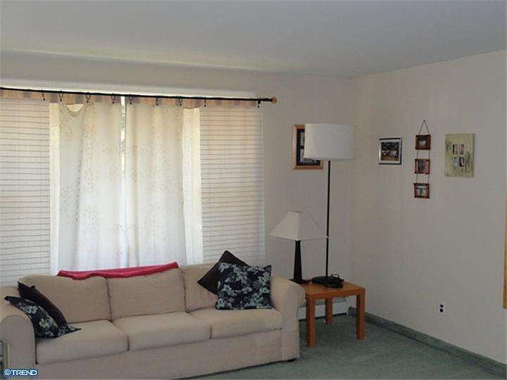 2nd image of 4001 Berry Ave
