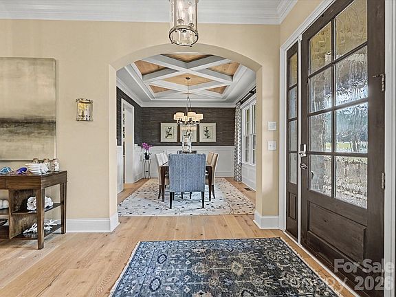 5th image of 205 Pumpkin Seed Ct