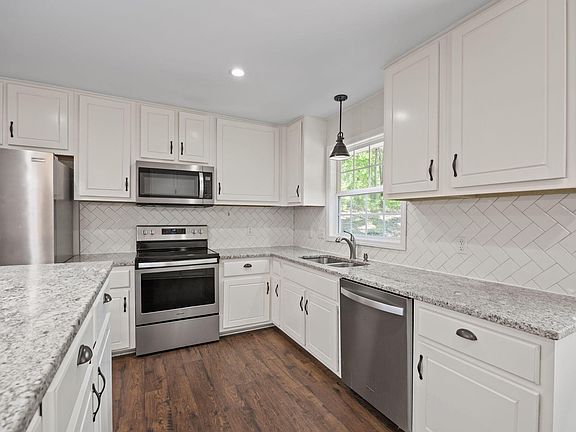 5th image of 1818 Rye Rd