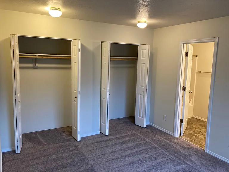 Two Bedroom Duplex in South Salem, Landscaping Included! — Photo 13