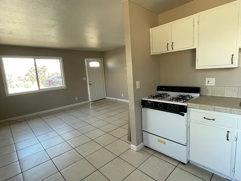 7468 Apache Trl — Photo 4