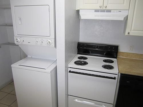 5th image of 812 NW 18th Ave