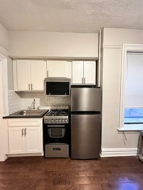 20 Kensington Avenue 1H