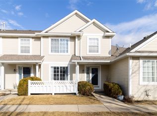 9235 Greenspire Dr Unit 11, West Des Moines, IA 50266