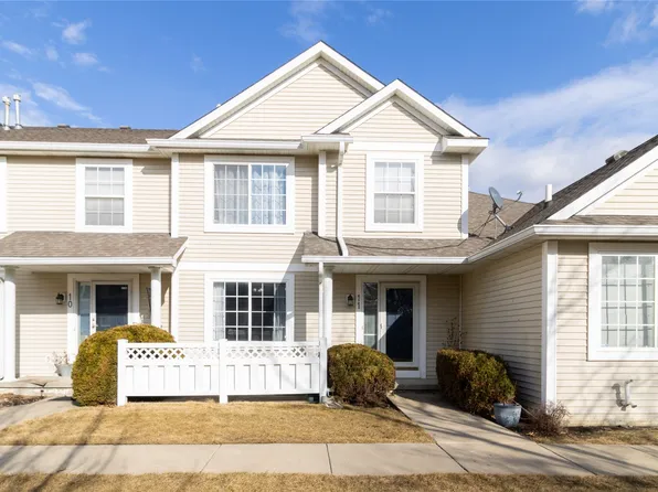 9235 Greenspire Dr Unit 11, West Des Moines, IA 50266