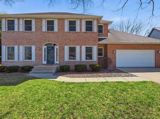 5948 Woods Edge Rd, Fitchburg, WI 53711