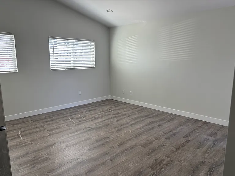 4321 33rd St #4B — Photo 3