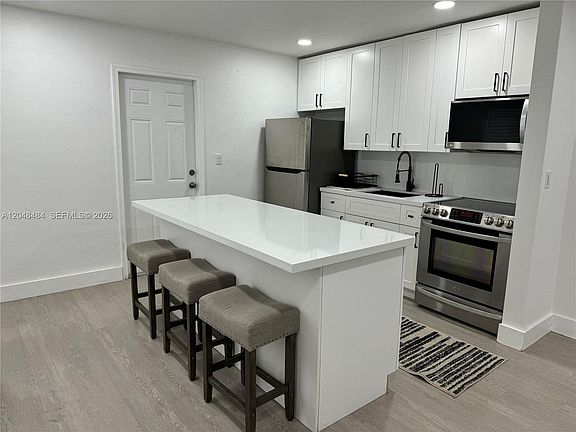5th image of 5921 Garfield St #2
