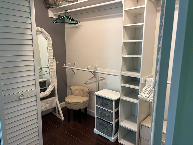 825 Center St #21B — Photo 22