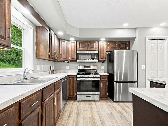 5th image of 358 Kaylor Frogtown Rd