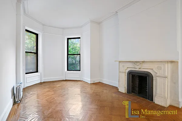 Rented by Lisa Management Inc | media 6