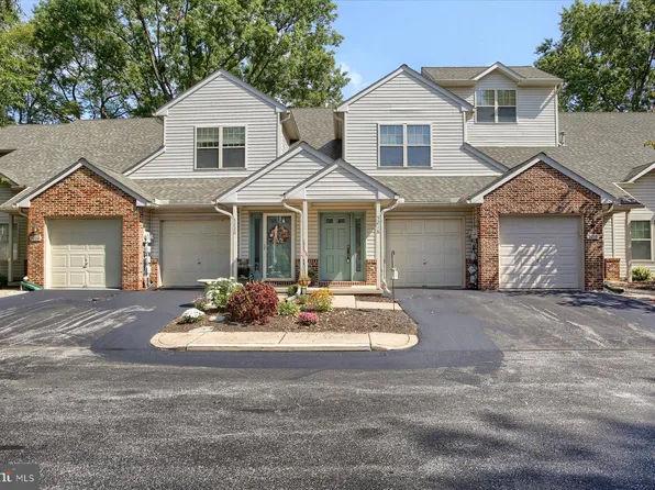 5218 Cobblestone Dr, Mechanicsburg, PA 17055
