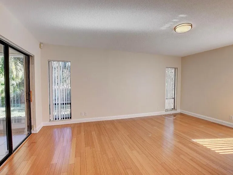 17768 Maplewood Dr #0 — Photo 24