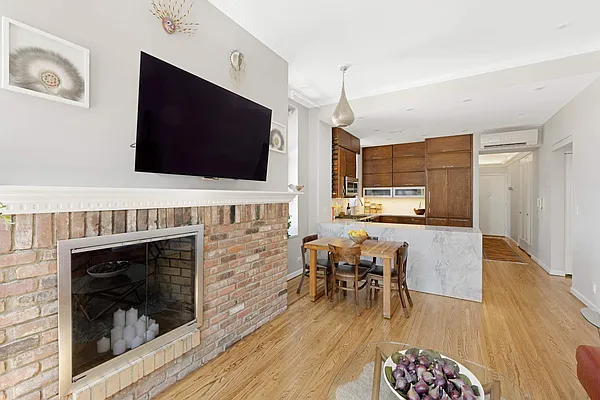 Sold by Compass | media 2