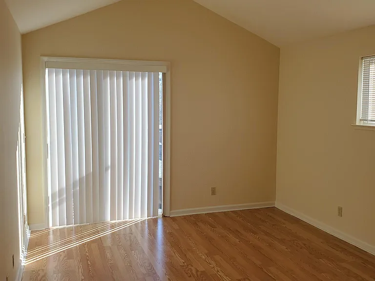 1612 Francisco St — Photo 5
