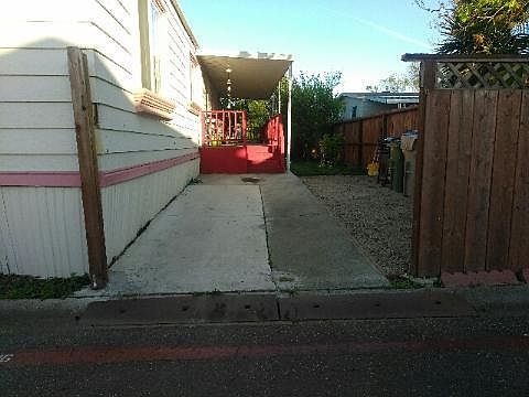 4th image of 443 Los Encinos Ave