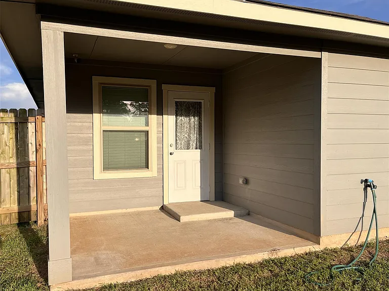 312 Comal Dr — Photo 38