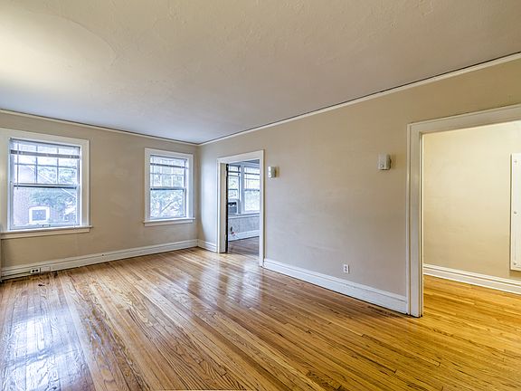 5th image of 5618 S Grand Blvd APT 6