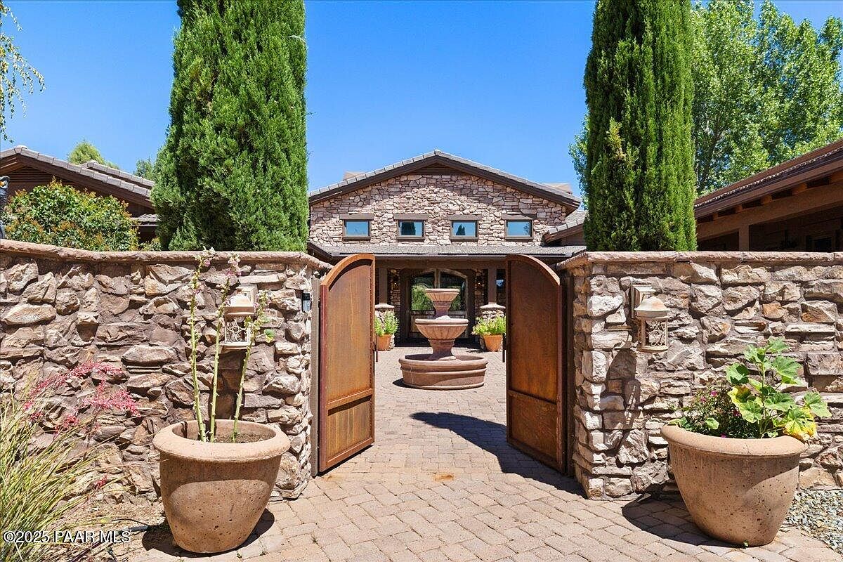 15345 N Badlands Cir