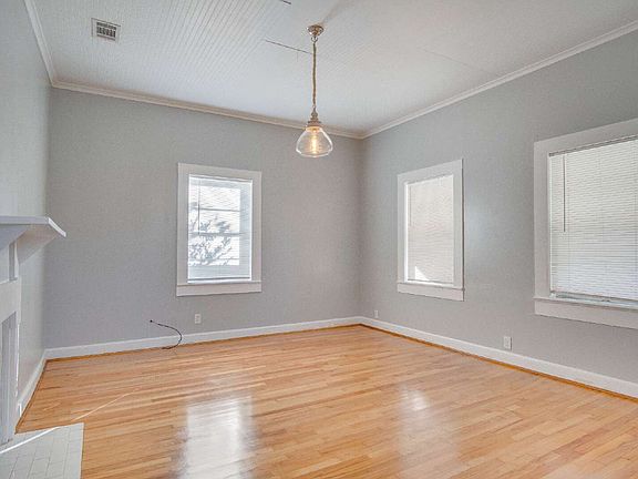 5th image of 618 N B St