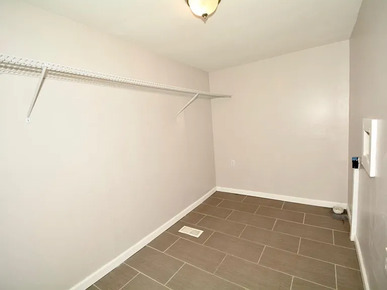 4582 Eastern Ave — Photo 13