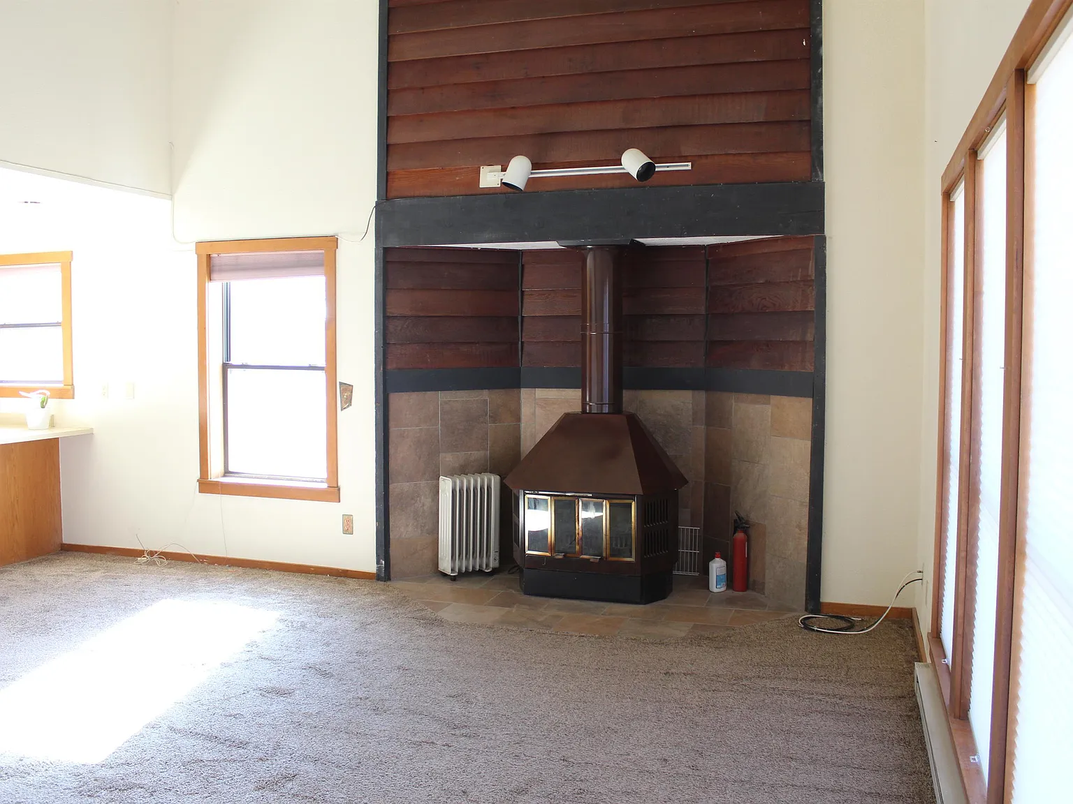 89 Valley View Dr — Photo 3
