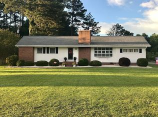 232 Church St, Mathews, VA 23109