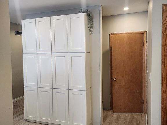 3rd image of 3700 E Edgerton Ave